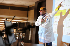 برگزاری کلاس پیشگیری و ارتقای سلامت برای کارکنان بیمارستان قلب شهید رجایی توسط دکتر اکبر نیک پژوه